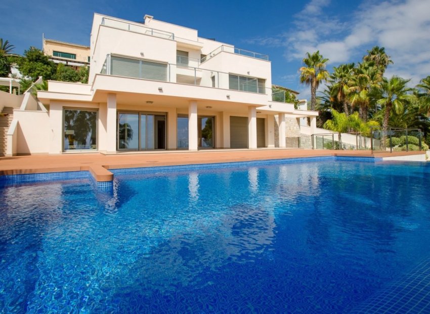 Resale - Villa -
Moraira