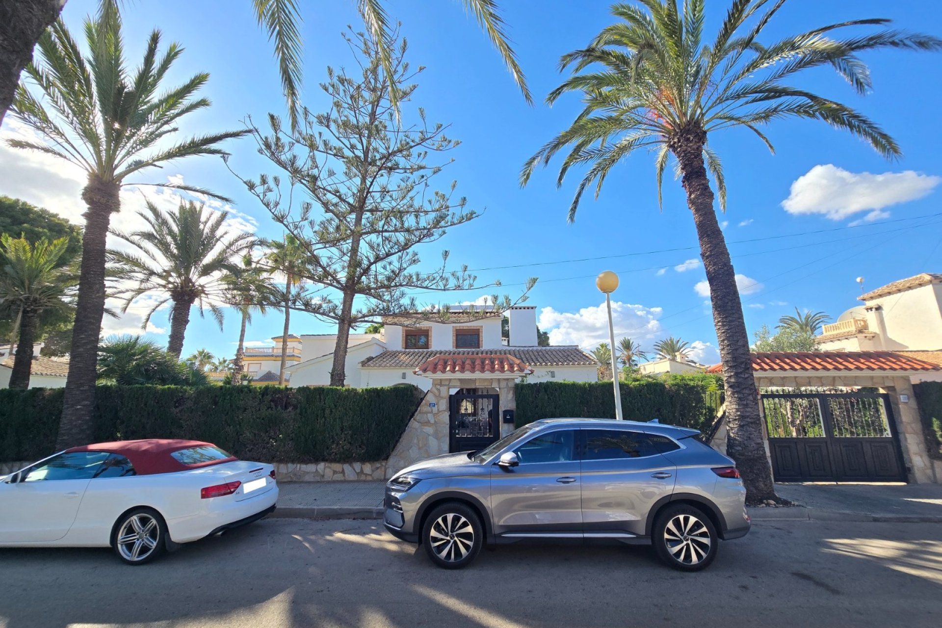 Resale - Villa -
Orihuela Costa - Cabo Roig *