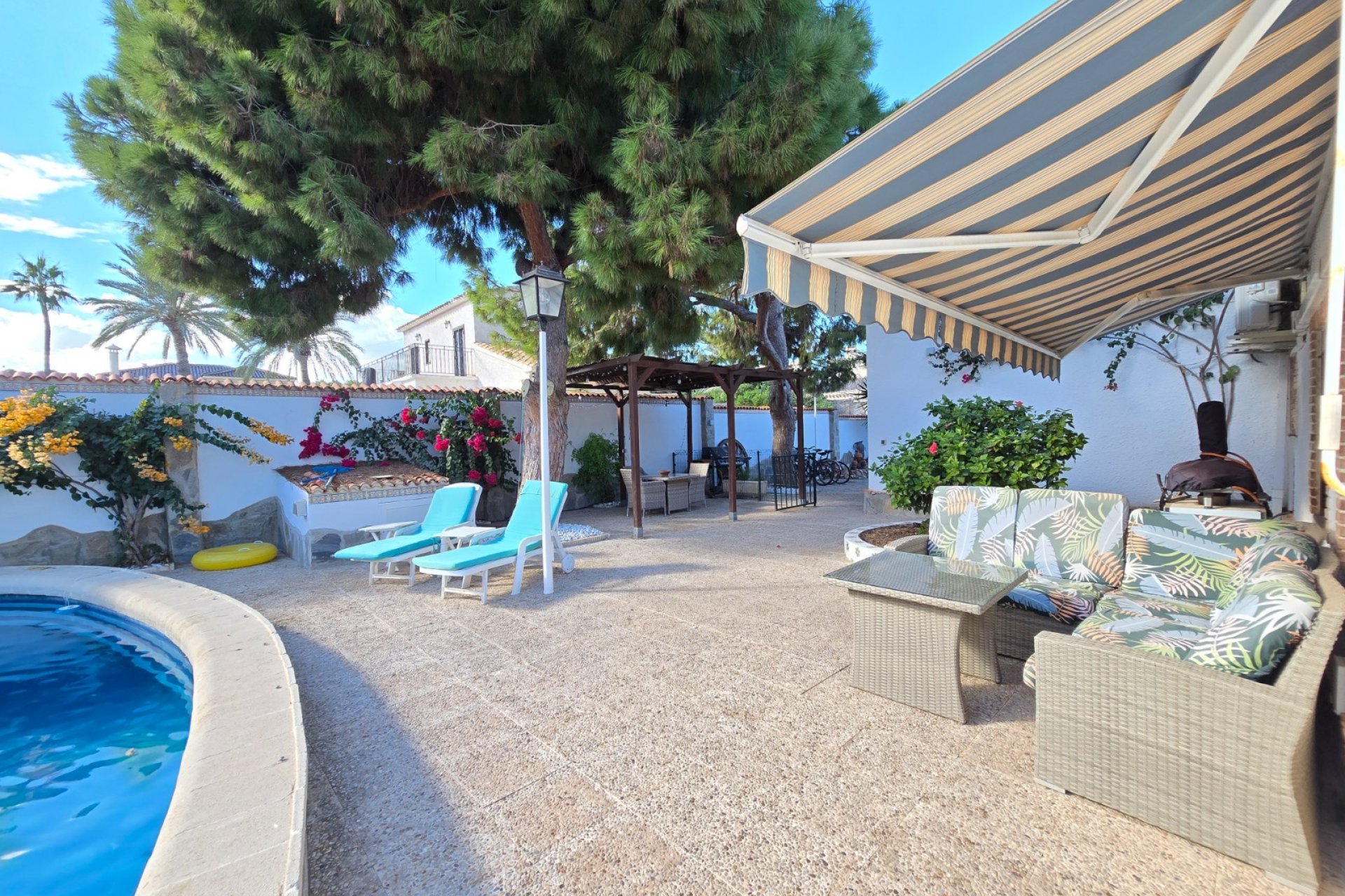 Resale - Villa -
Orihuela Costa - Cabo Roig *