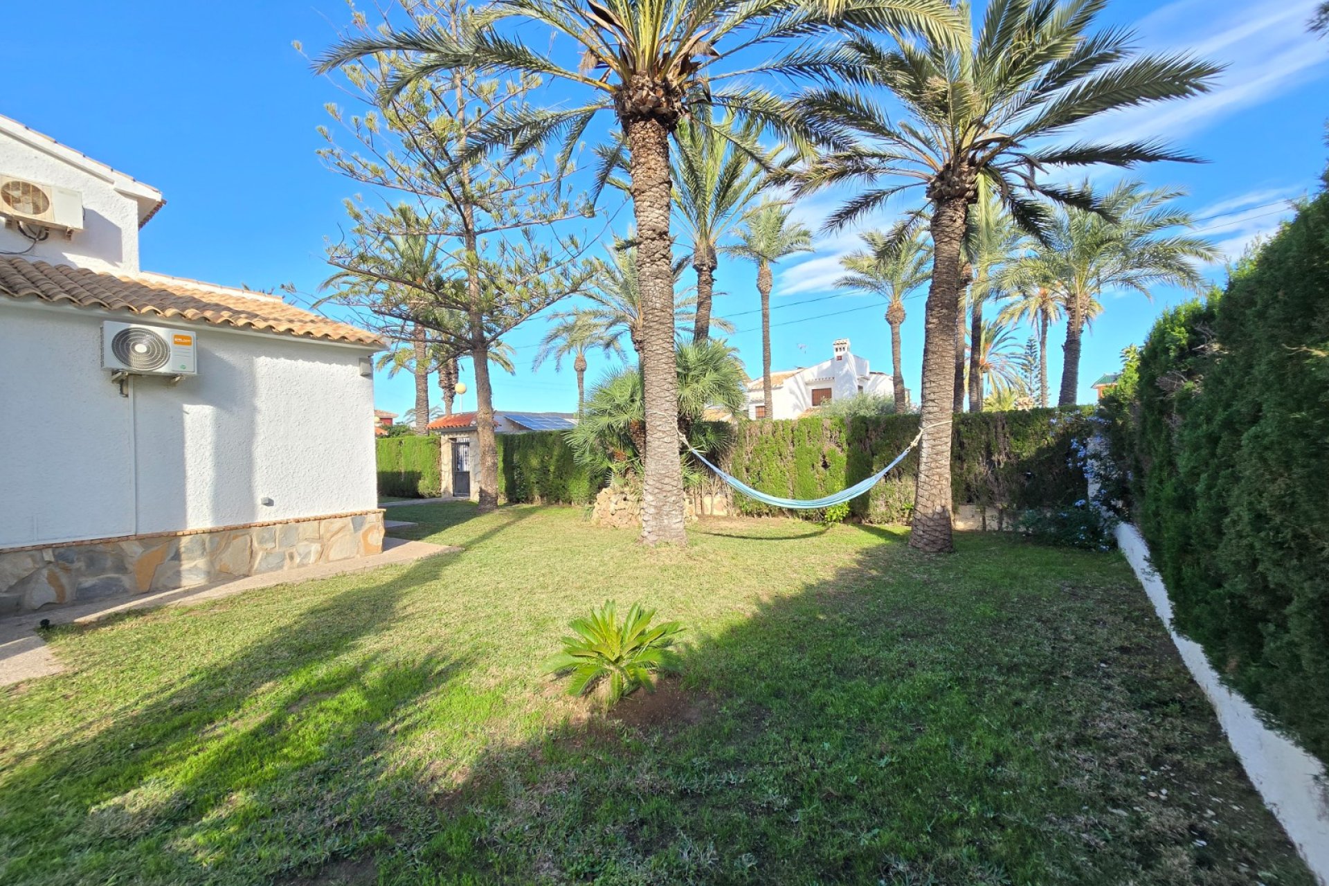 Resale - Villa -
Orihuela Costa - Cabo Roig *