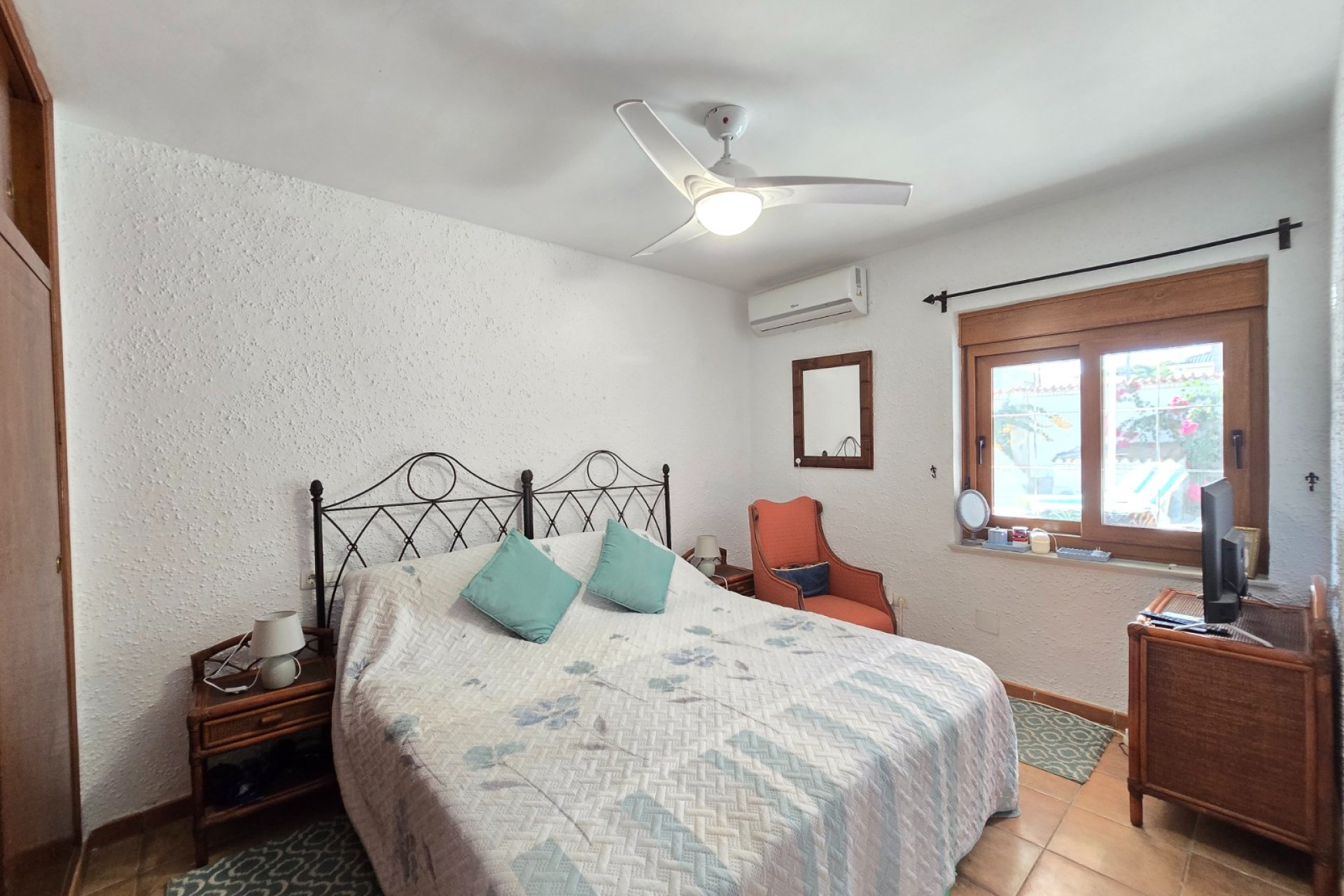 Resale - Villa -
Orihuela Costa - Cabo Roig *