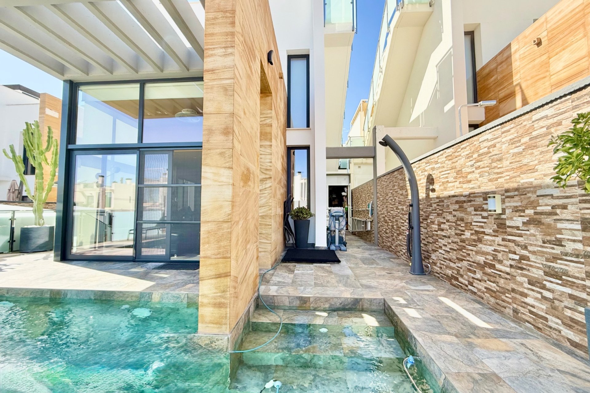 Resale - Villa -
Orihuela Costa - Cabo Roig