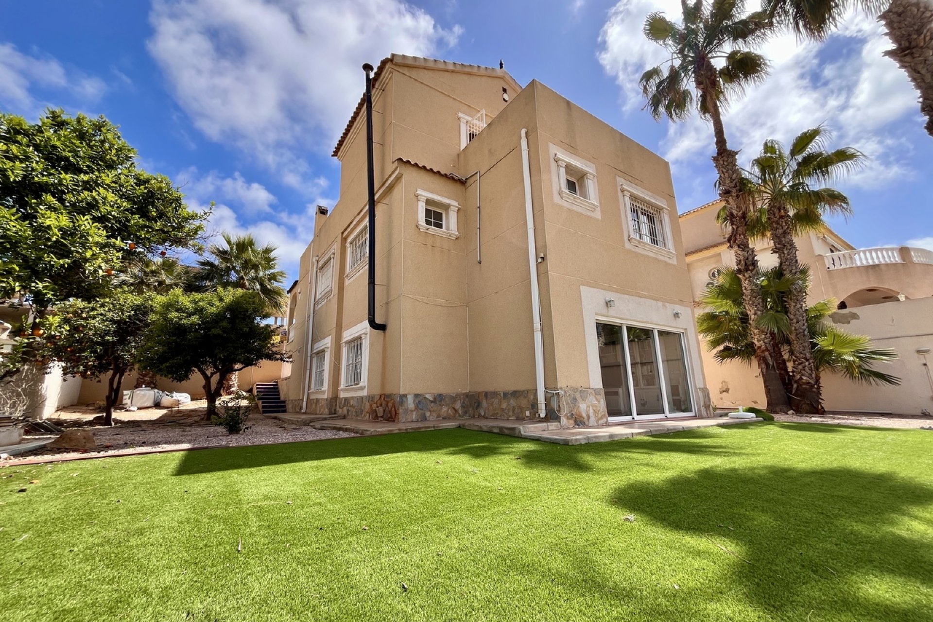 Resale - Villa -
Orihuela Costa - La Zenia