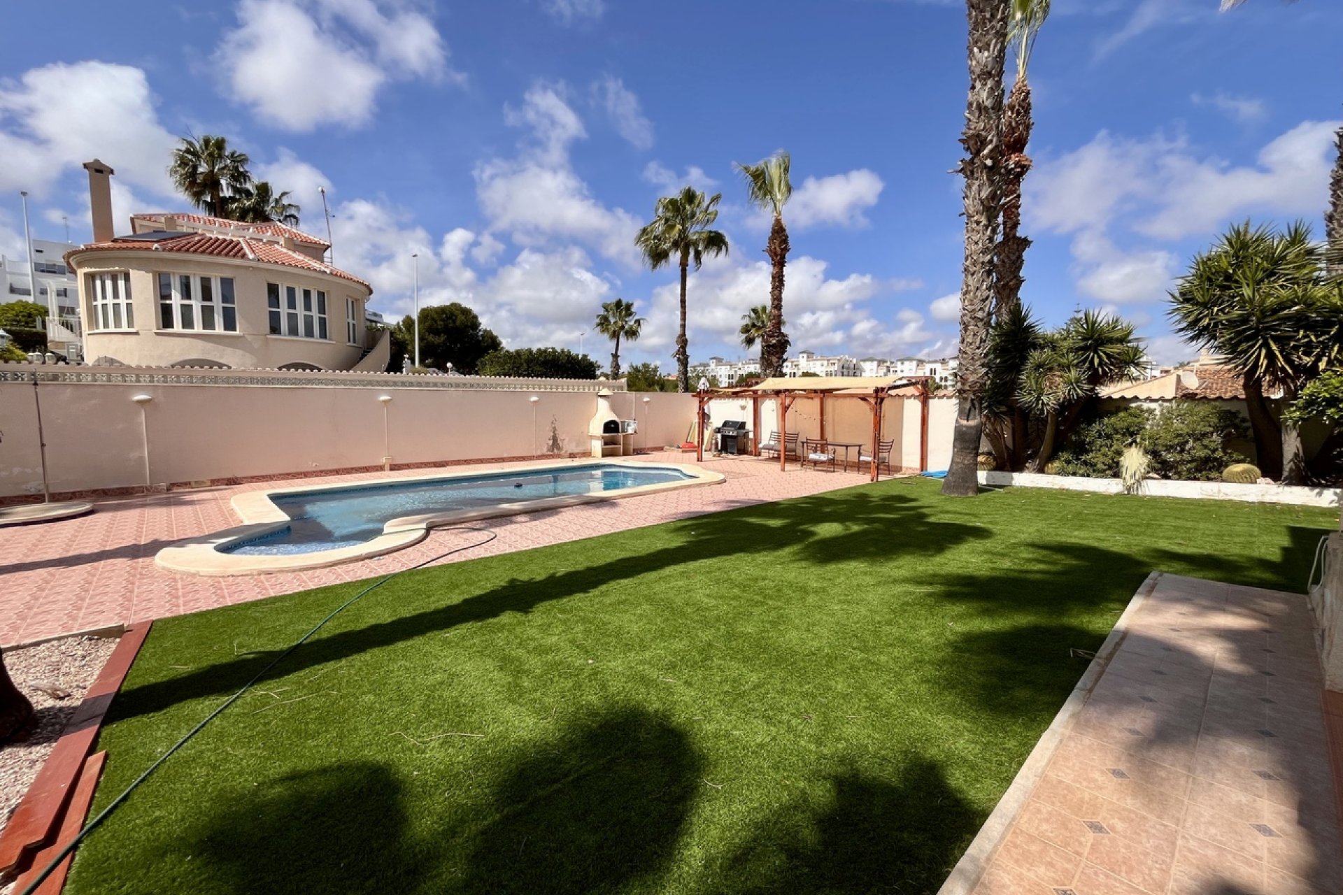 Resale - Villa -
Orihuela Costa - La Zenia