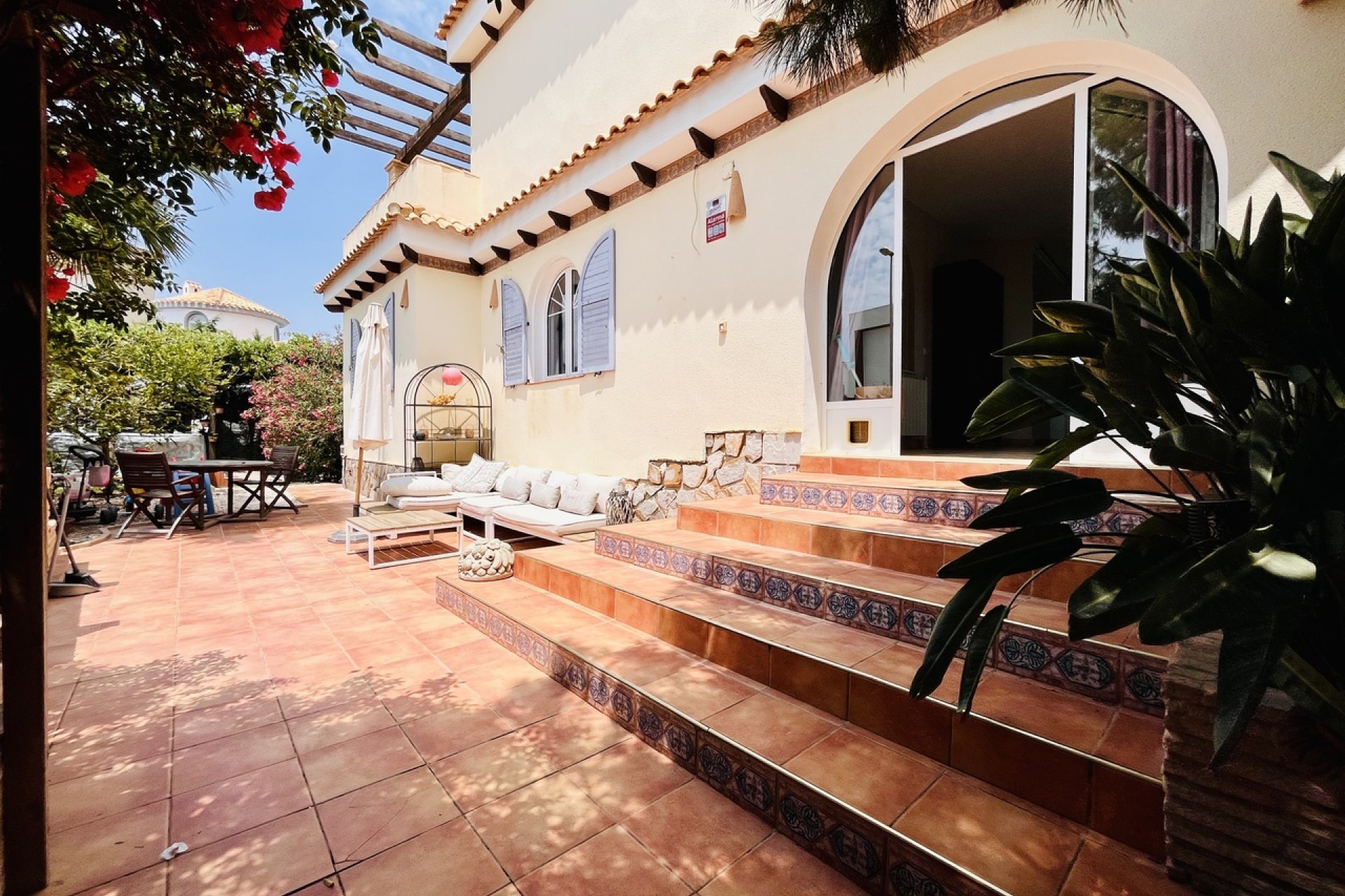 Resale - Villa -
Orihuela Costa - La Zenia
