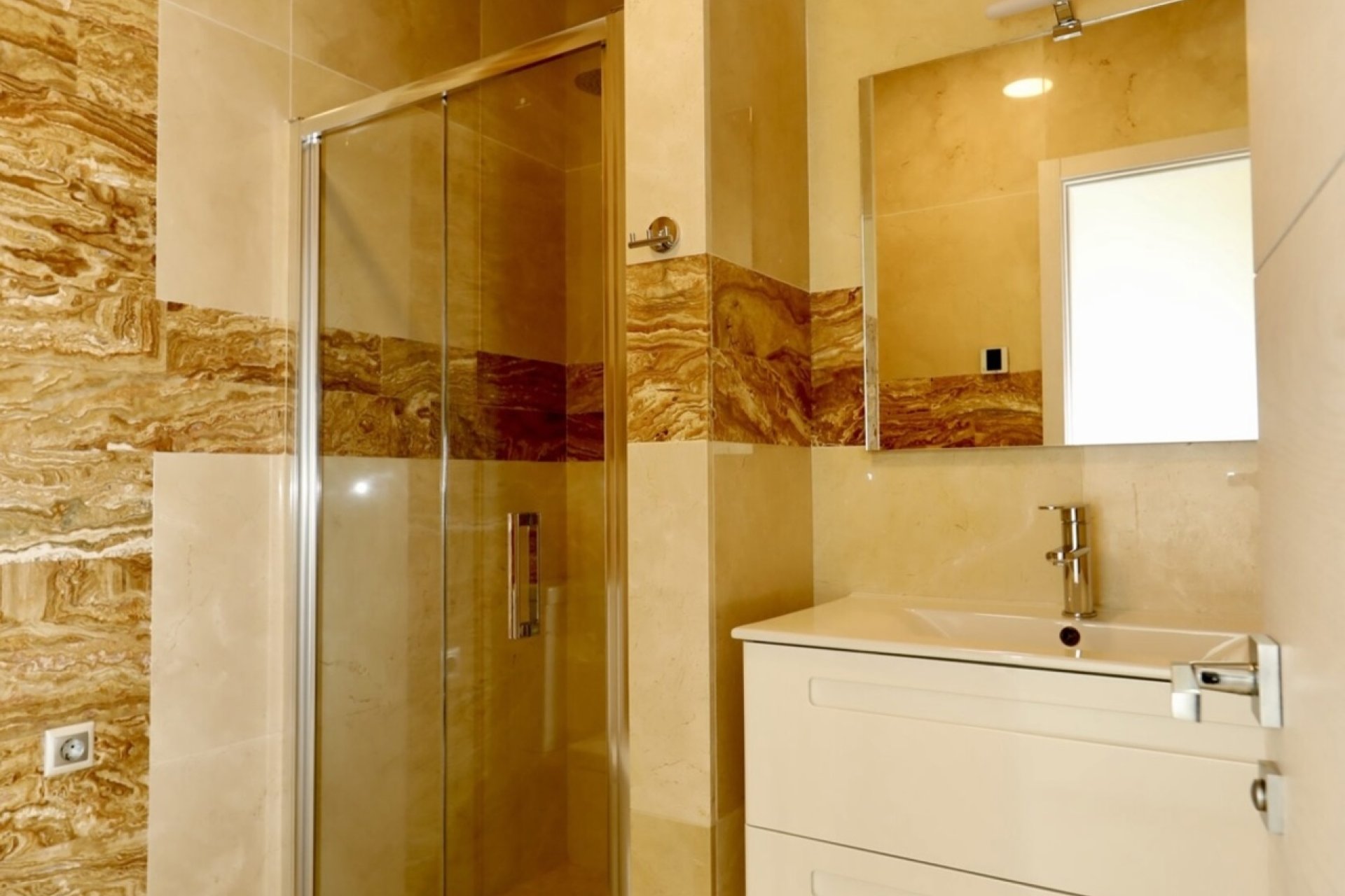 Resale - Villa -
Orihuela Costa - La Zenia