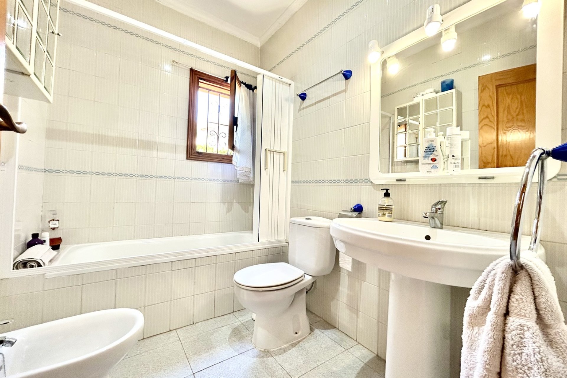 Resale - Villa -
Orihuela Costa - La Zenia