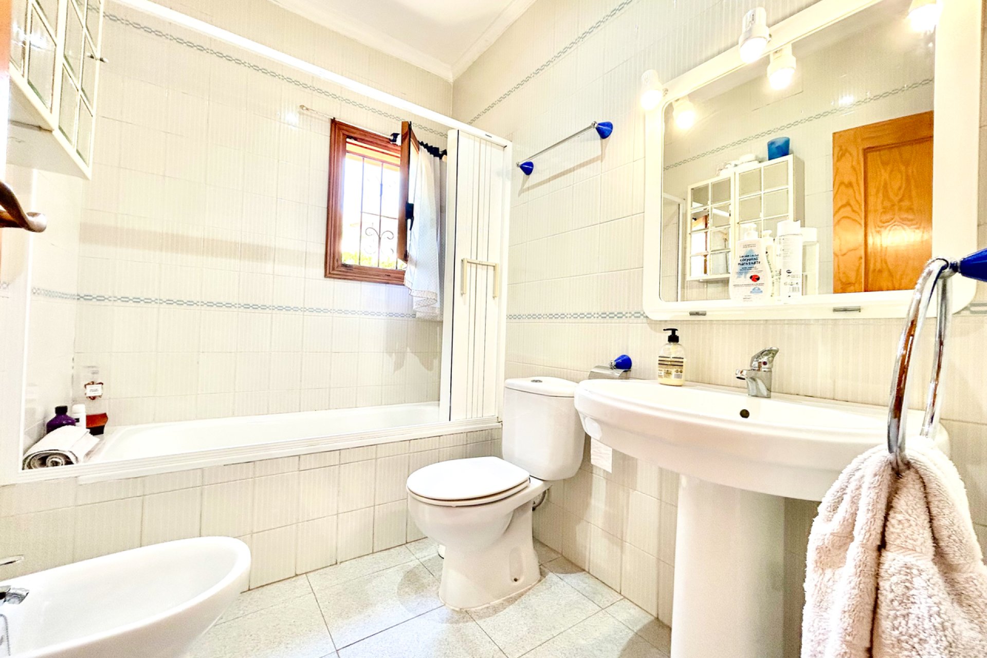 Resale - Villa -
Orihuela Costa - La Zenia
