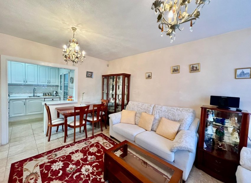 Resale - Villa -
Orihuela Costa - La Zenia