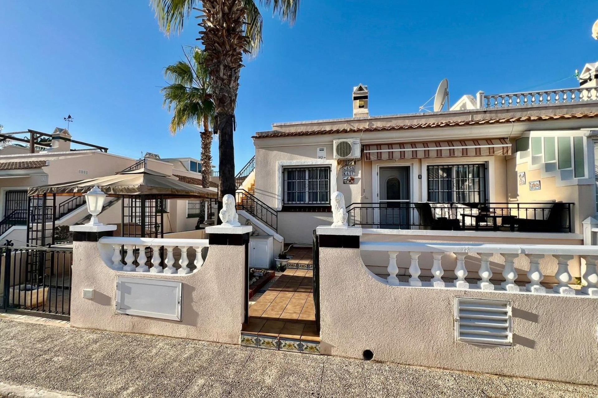 Resale - Villa -
Orihuela Costa - La Zenia