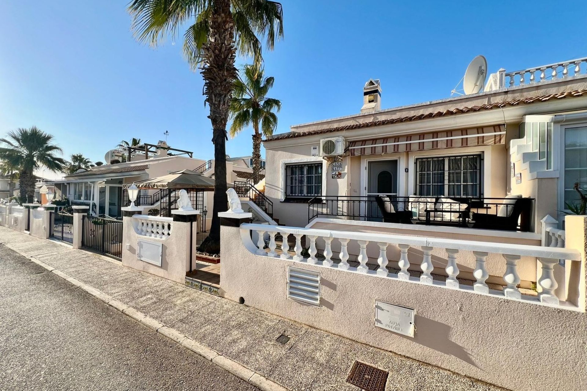 Resale - Villa -
Orihuela Costa - La Zenia