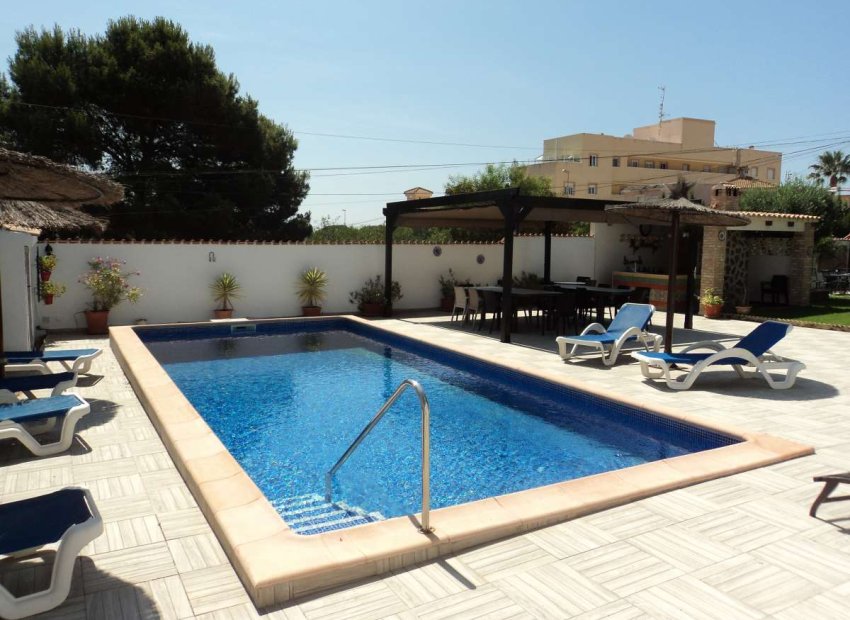 Resale - Villa -
Orihuela Costa - Lomas De Cabo Roig