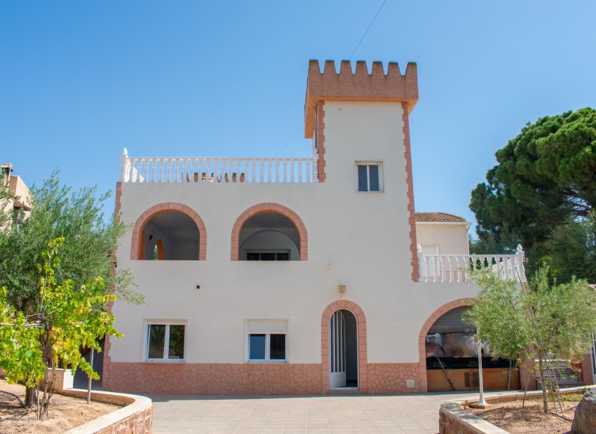 Resale - Villa -
Orihuela Costa - Mil Palmeras