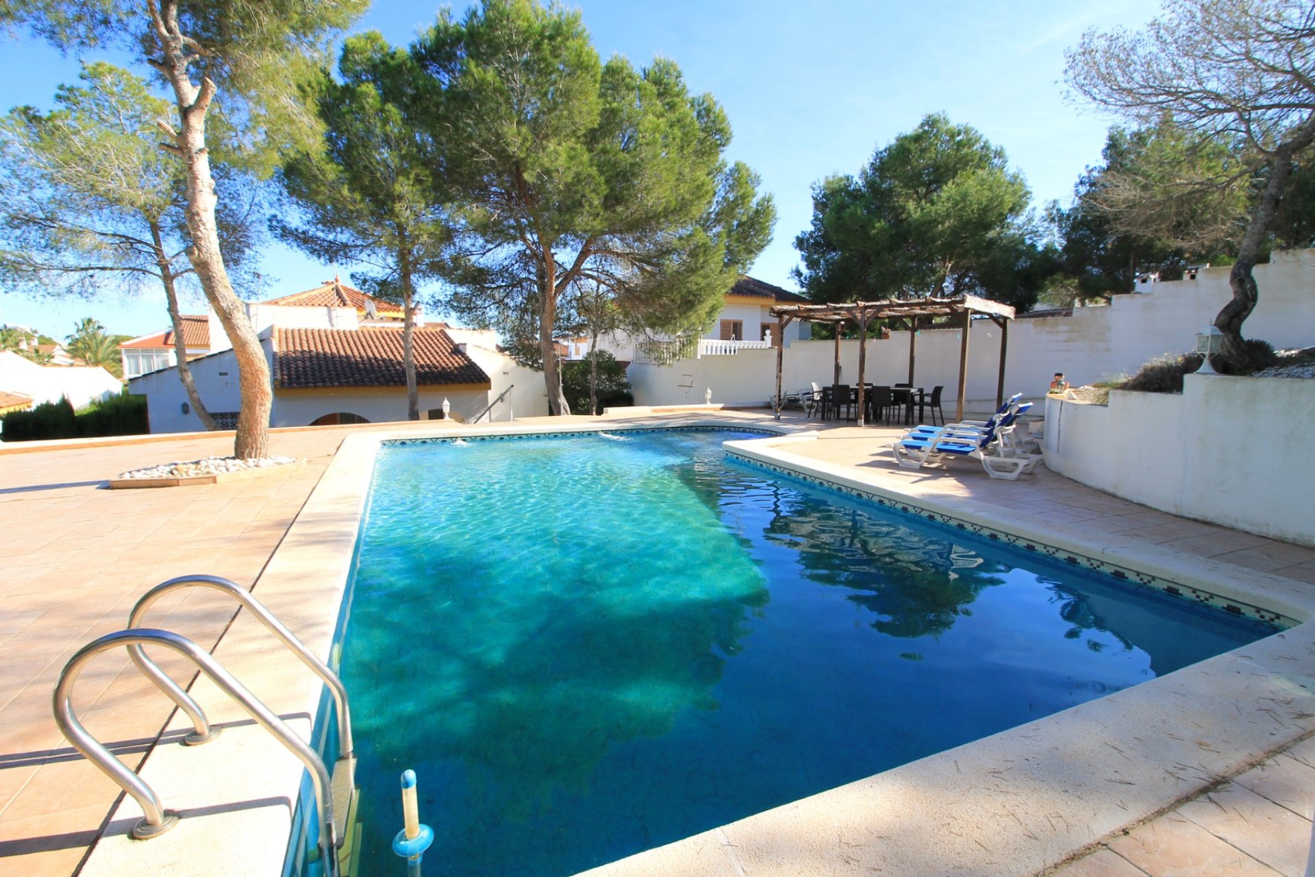 Resale - Villa -
Orihuela Costa - Mil Palmeras