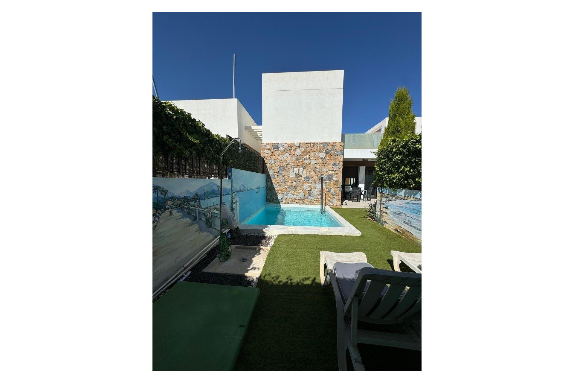 Resale - Villa -
Orihuela Costa - Montezenia