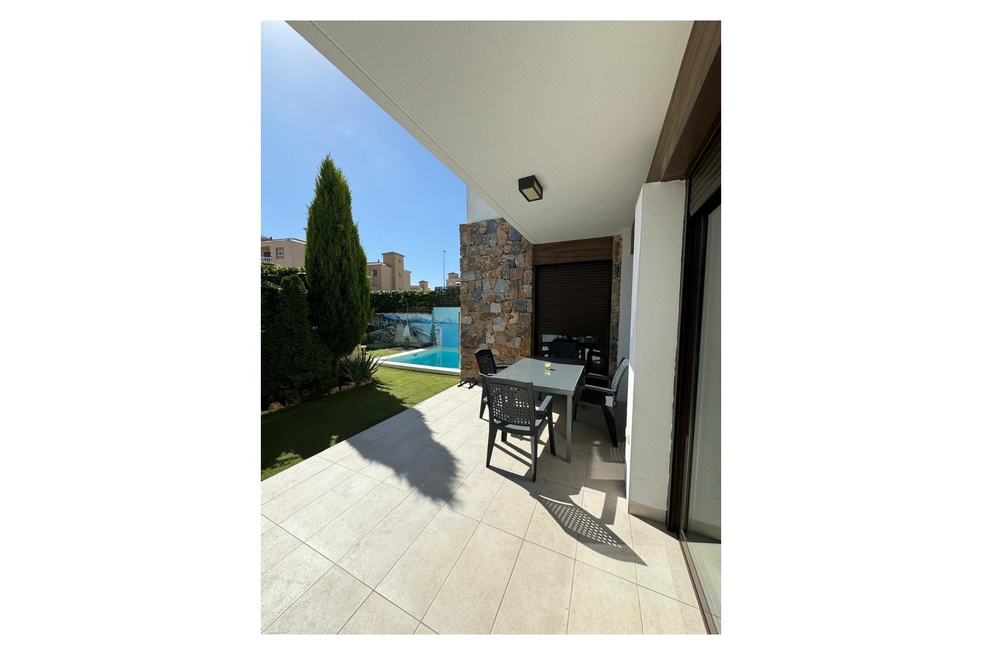 Resale - Villa -
Orihuela Costa - Montezenia