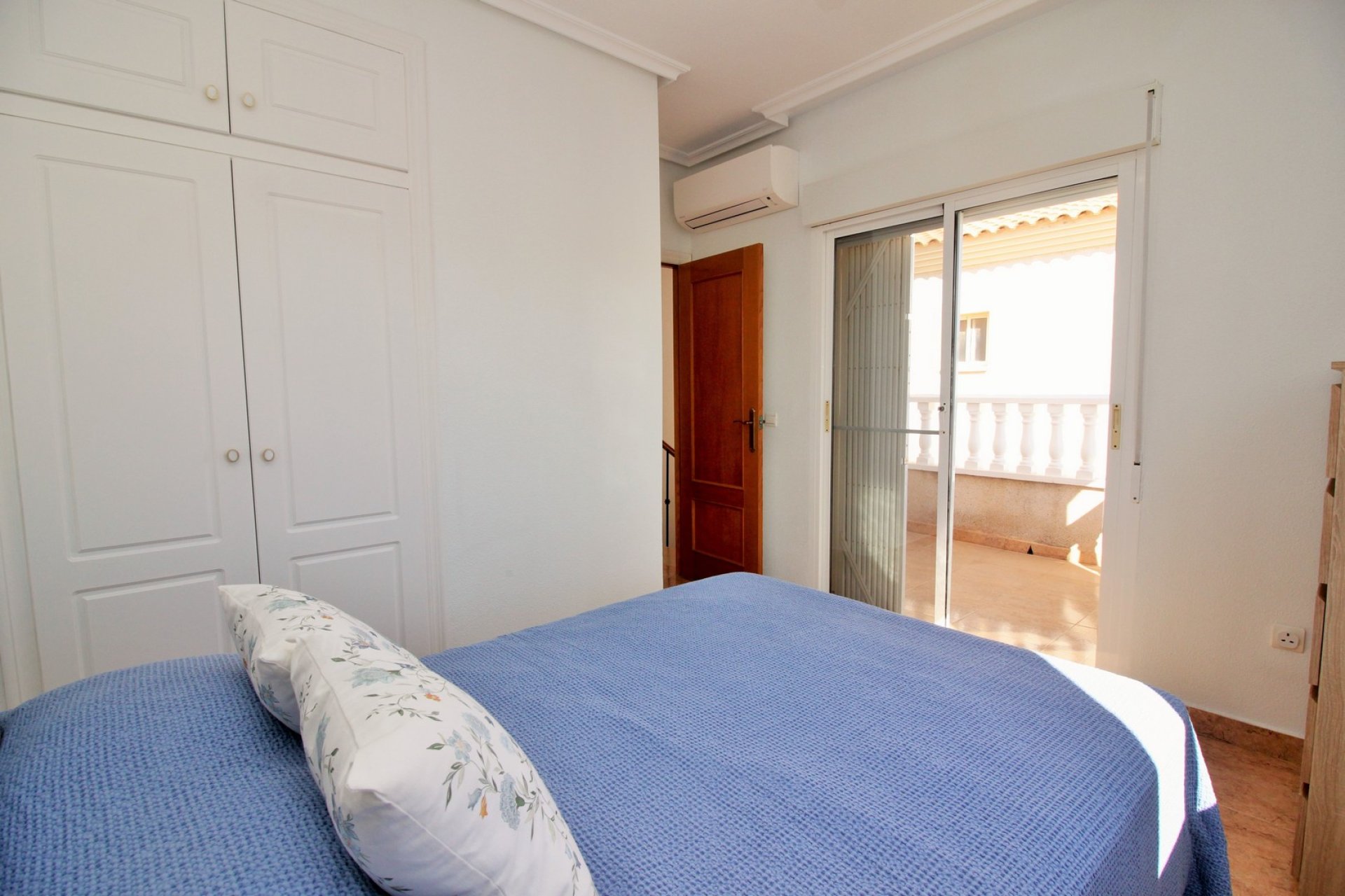 Resale - Villa -
Orihuela Costa - Playa Flamenca