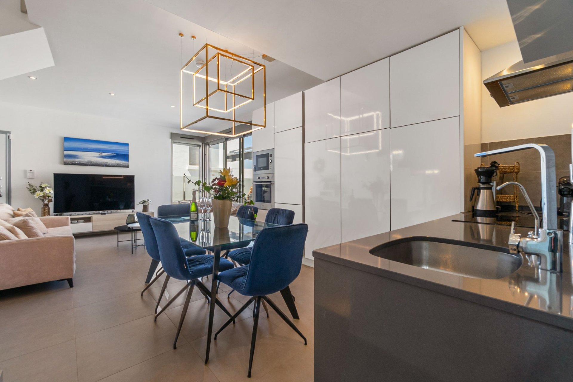 Resale - Villa -
Orihuela Costa - Villamartín