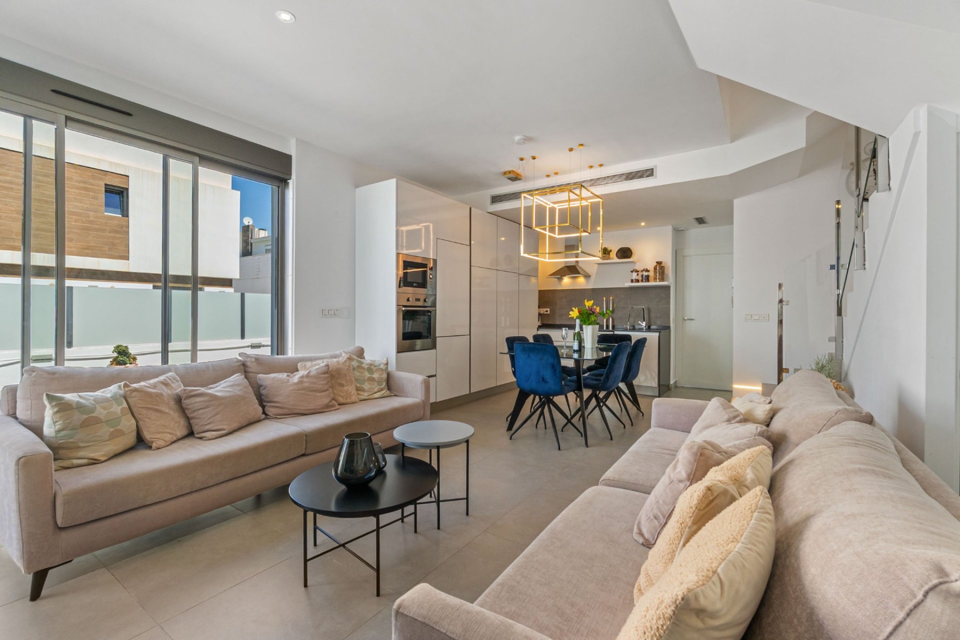 Resale - Villa -
Orihuela Costa - Villamartín