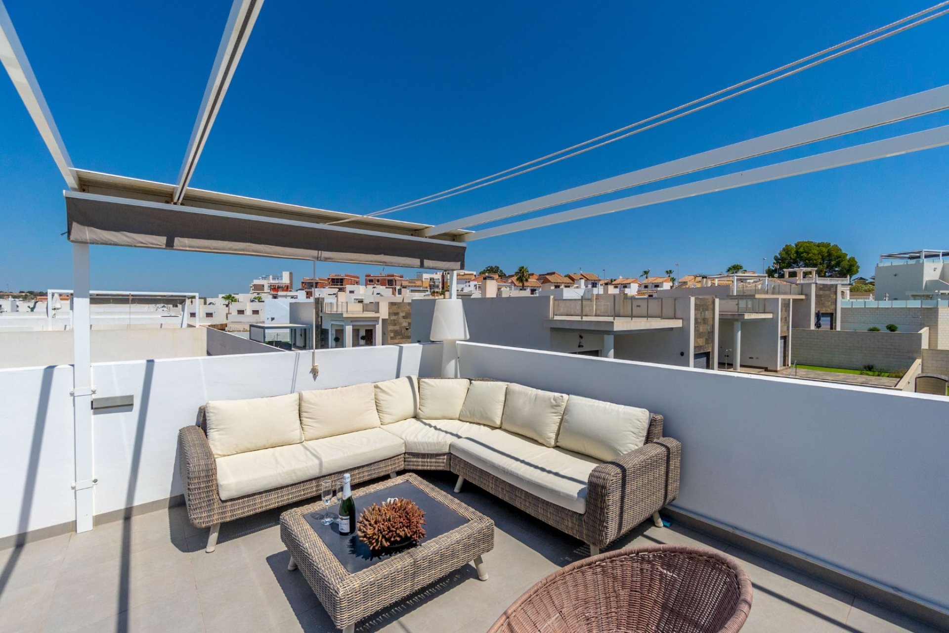 Resale - Villa -
Orihuela Costa - Villamartín