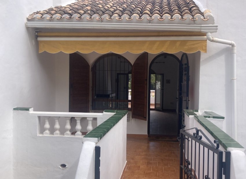 Resale - Villa -
Orihuela Costa - Villamartín