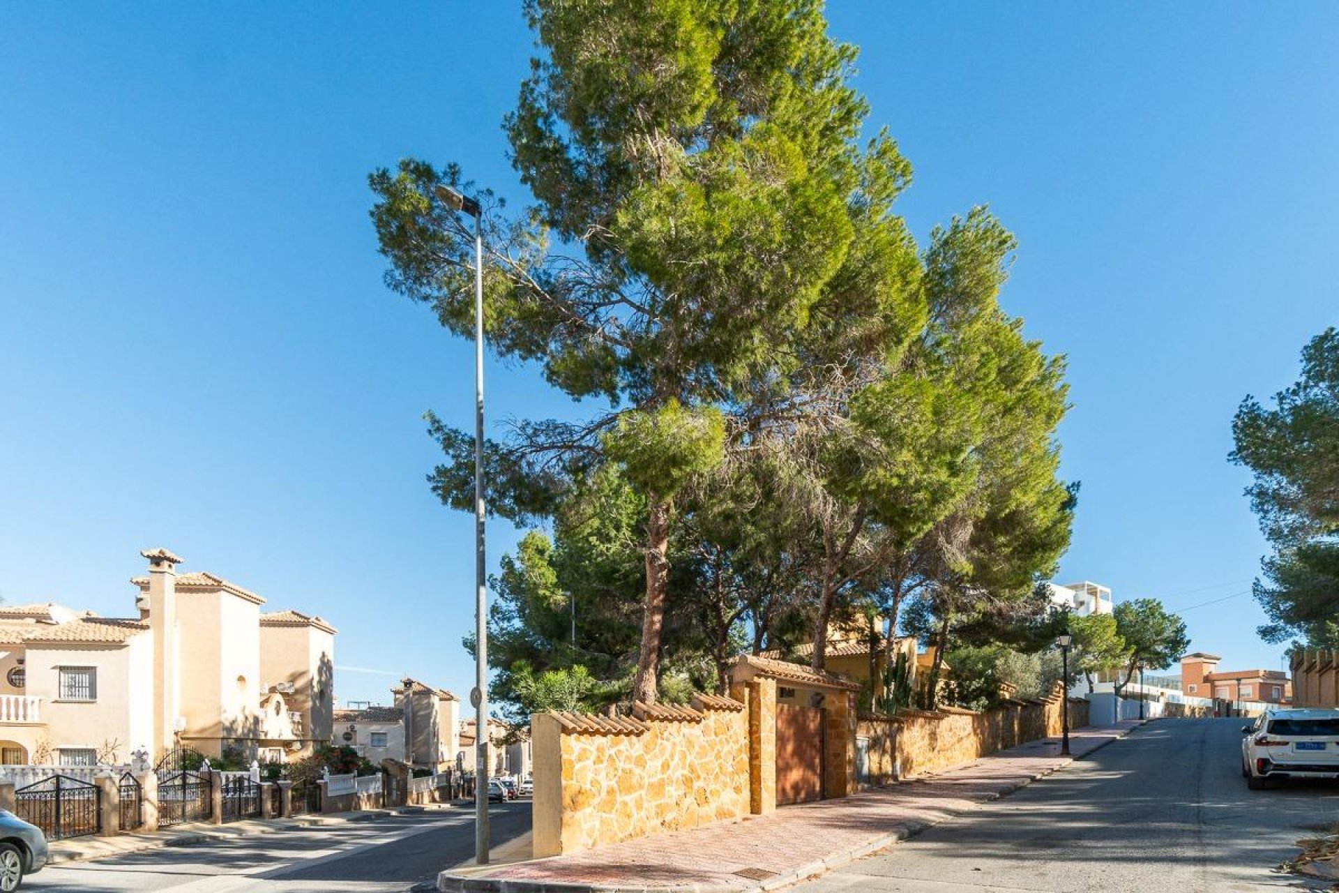 Resale - Villa -
Orihuela Costa - Villamartín