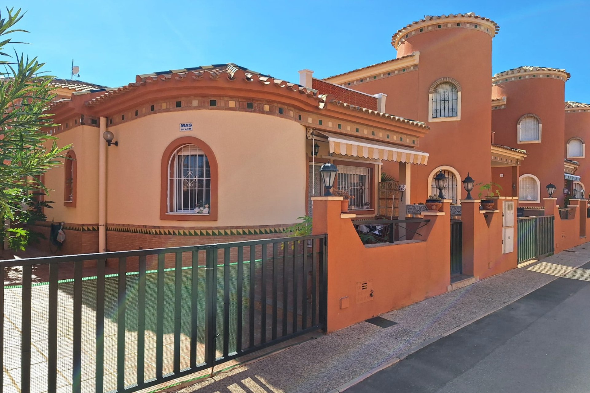 Resale - Villa -
Orihuela Costa - Villas San Luis