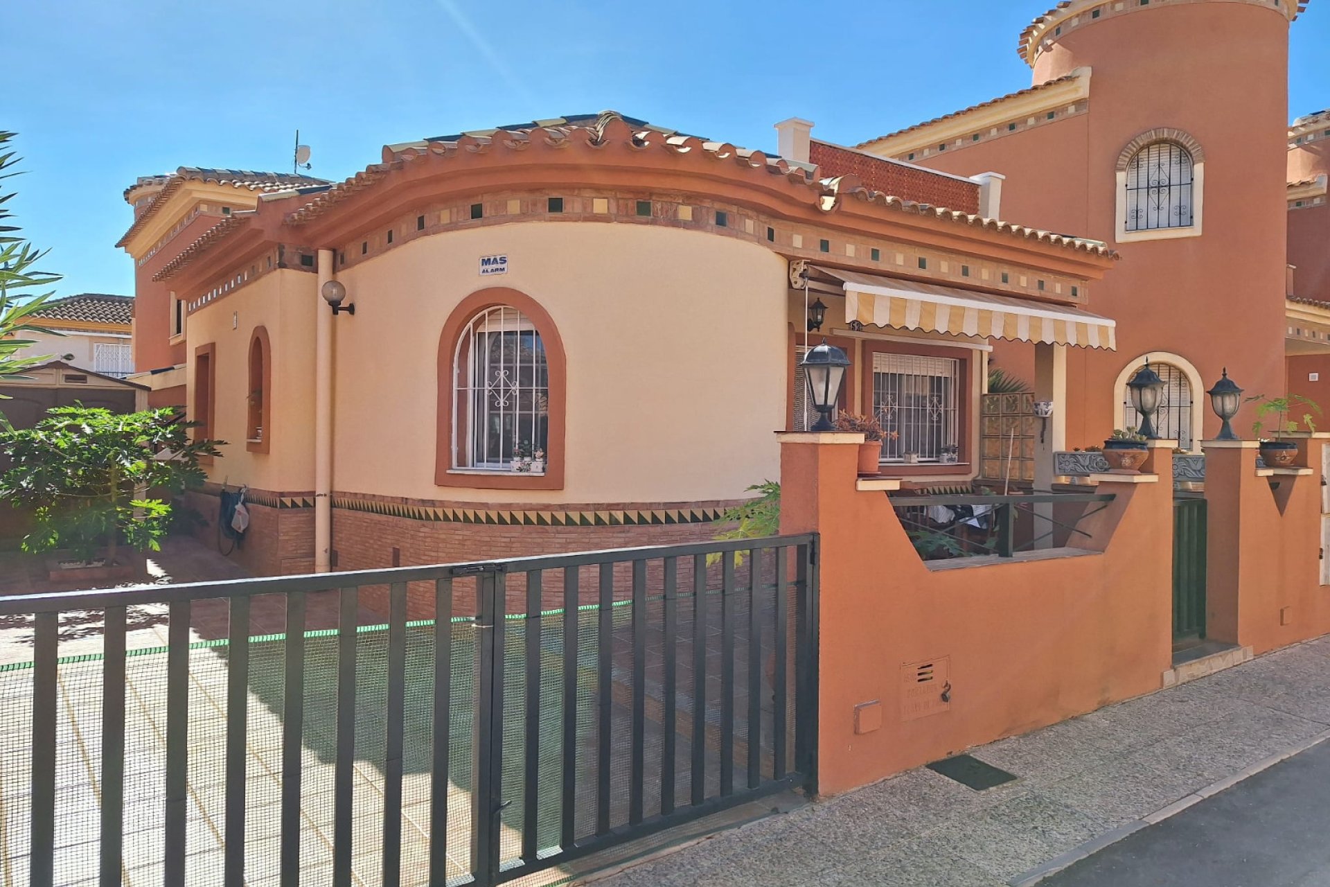 Resale - Villa -
Orihuela Costa - Villas San Luis