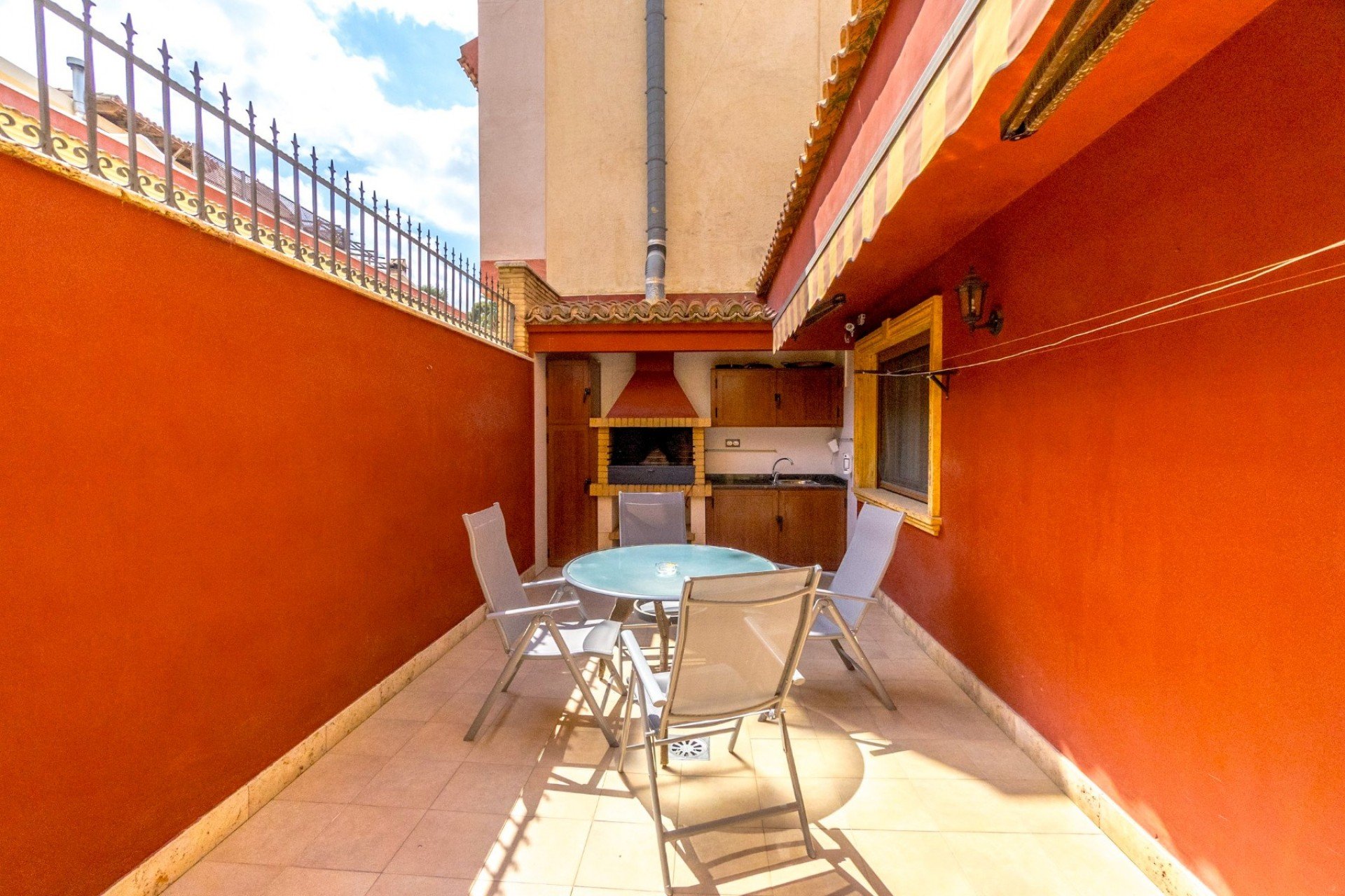 Resale - Villa -
Orihuela - La Aparecida