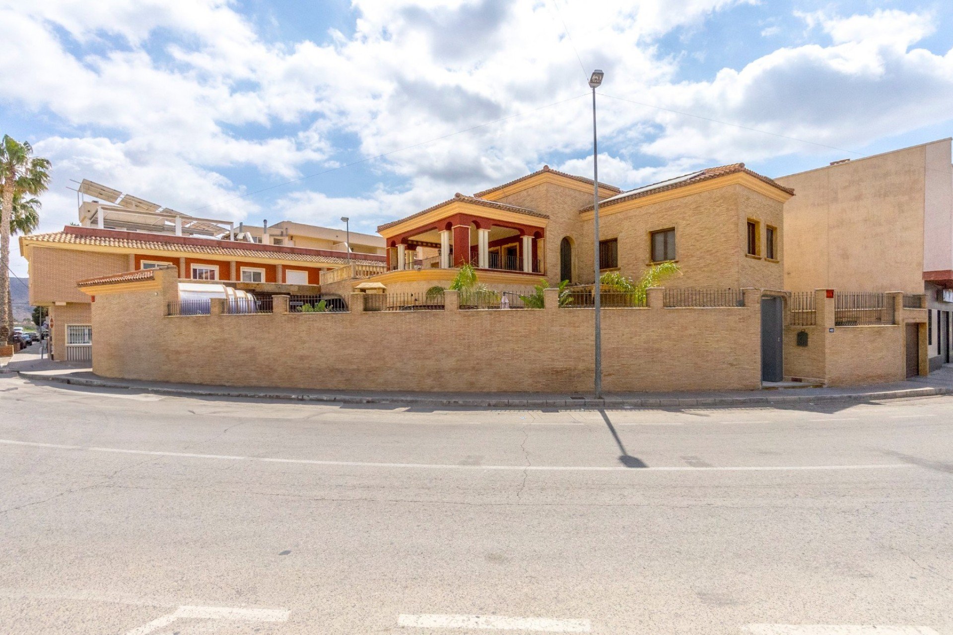 Resale - Villa -
Orihuela - La Aparecida