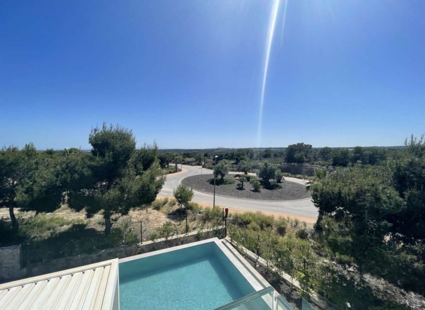 Resale - Villa -
Orihuela - Las Colinas golf