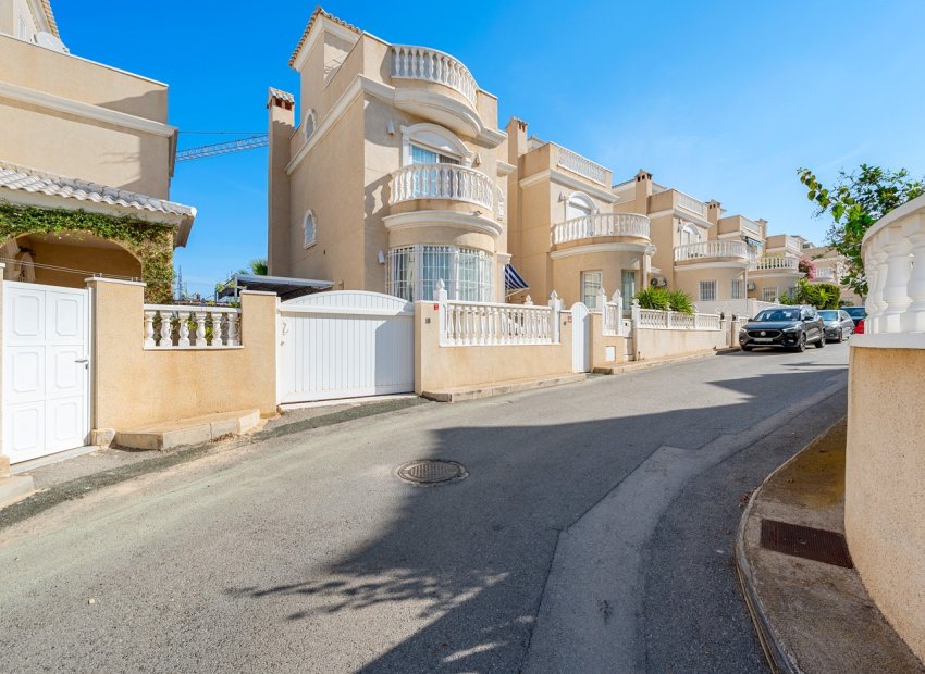 Resale - Villa -
Orihuela - Los Altos