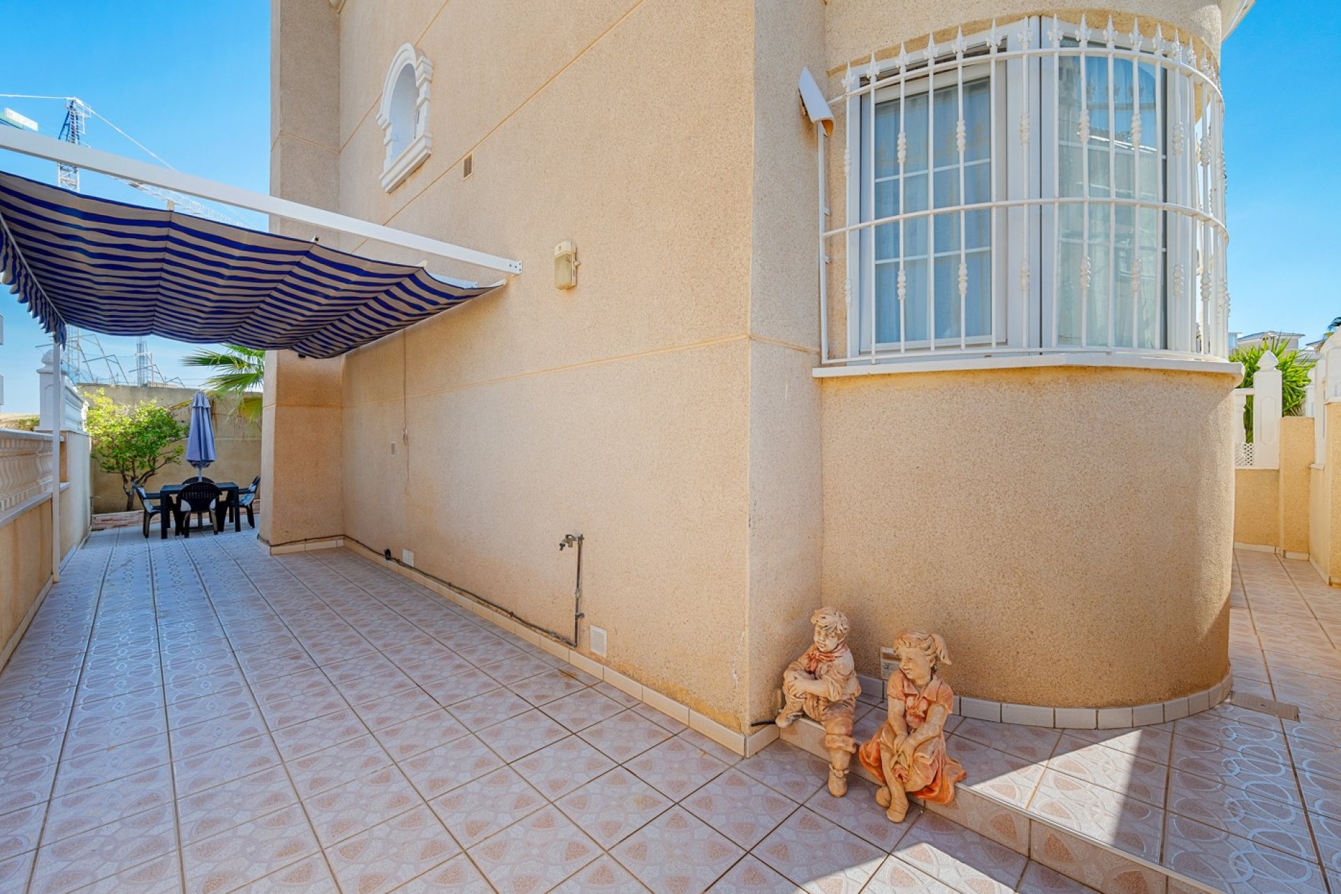 Resale - Villa -
Orihuela - Los Altos