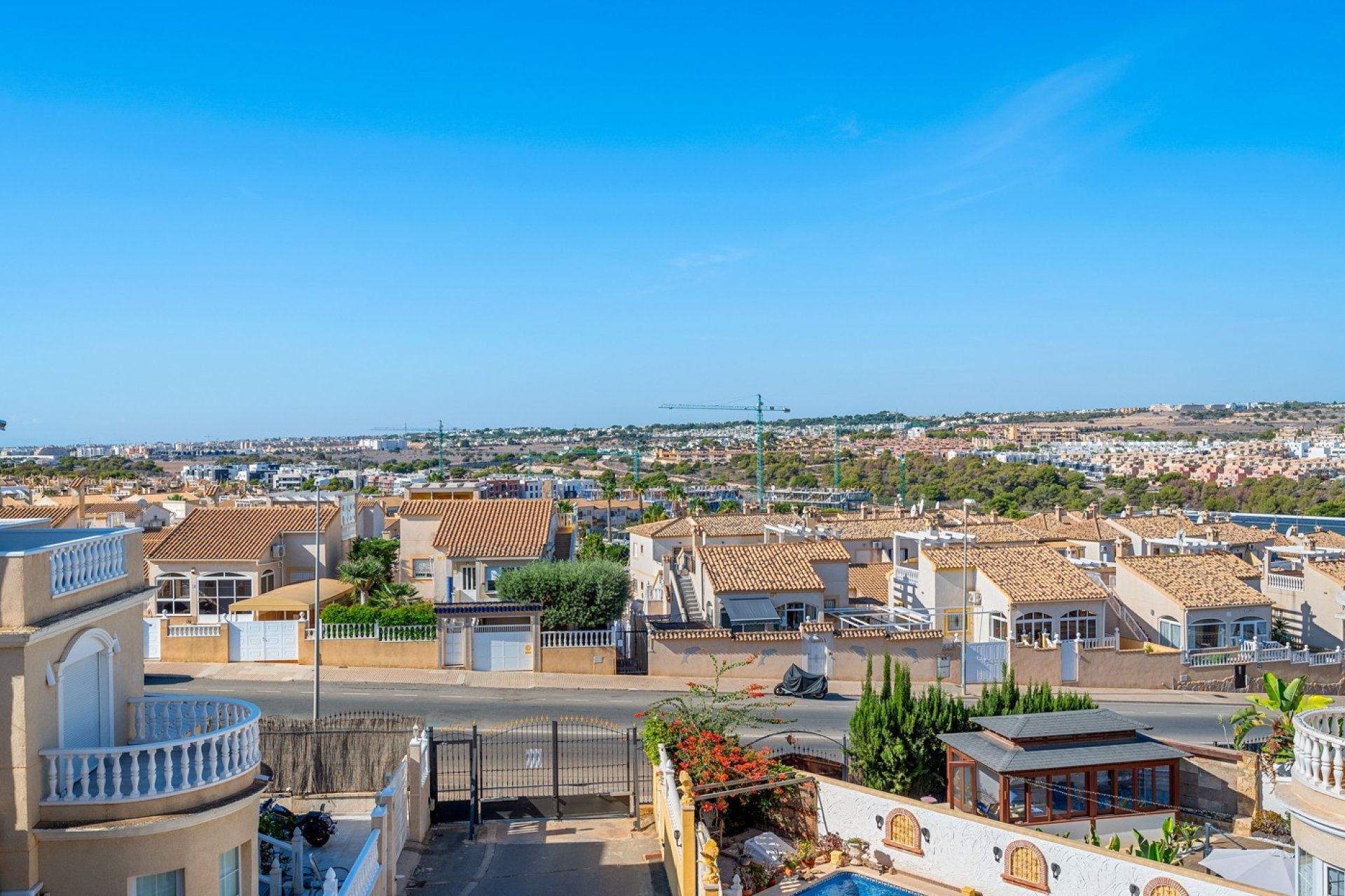 Resale - Villa -
Orihuela - Los Altos