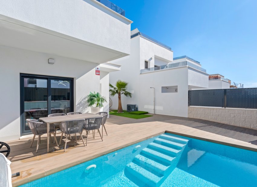 Resale - Villa -
Orihuela - Vistabella