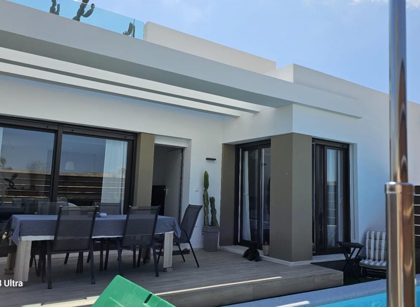 Resale - Villa -
Orihuela - Vistabella