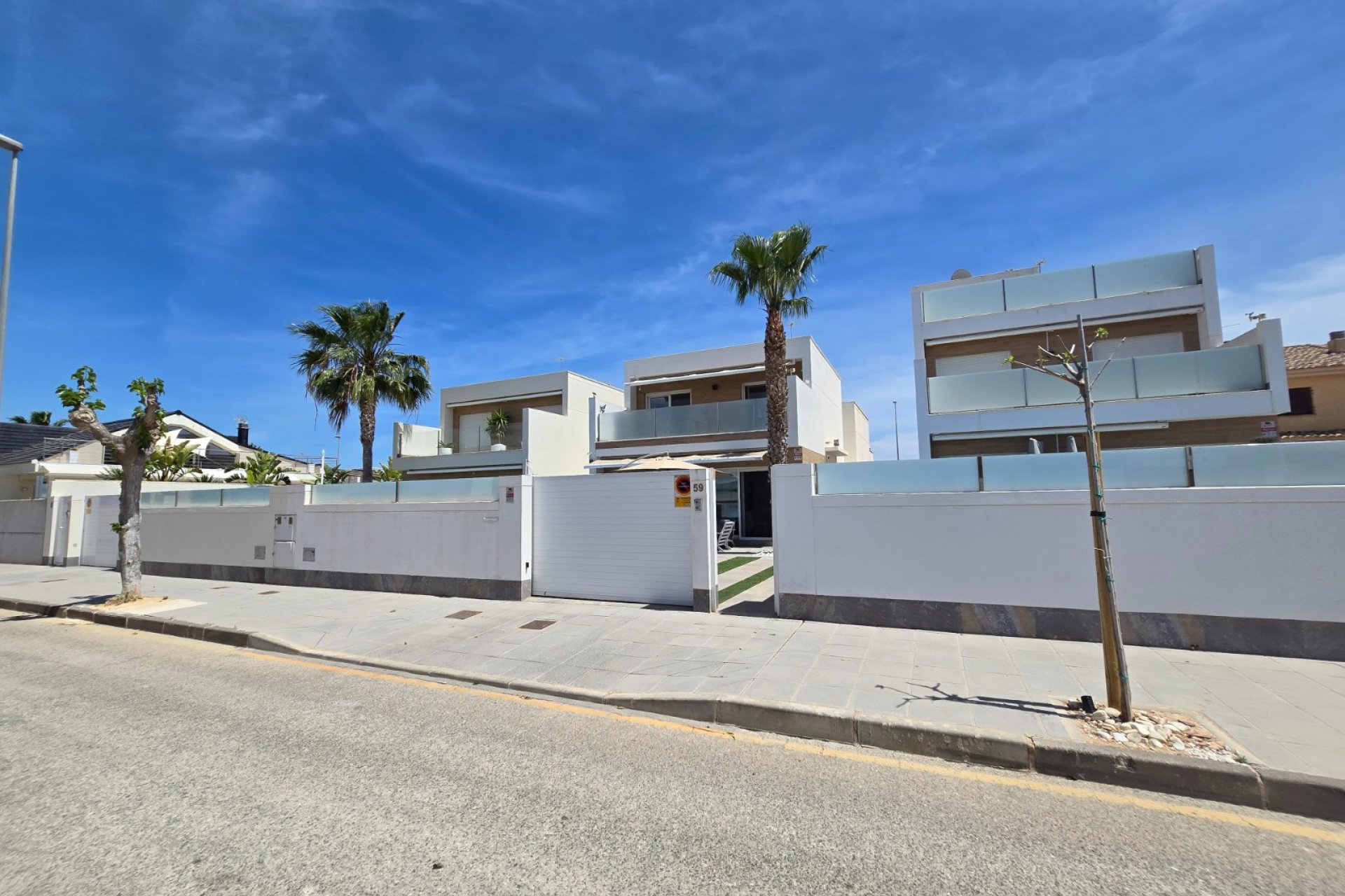 Resale - Villa -
Pilar de la Horadada - Pilar de la Horadada *