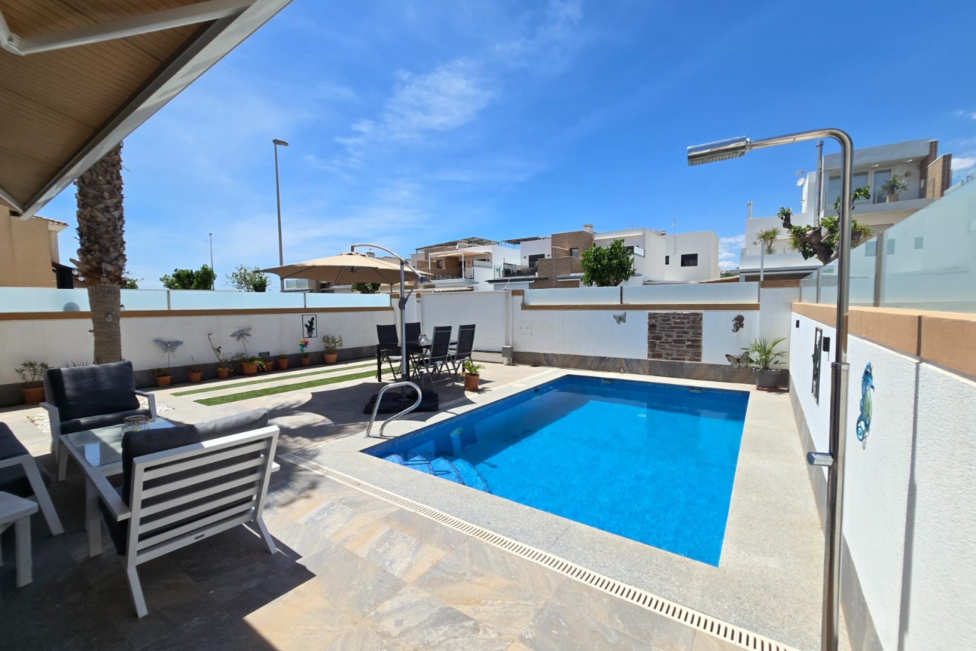 Resale - Villa -
Pilar de la Horadada - Pilar de la Horadada *
