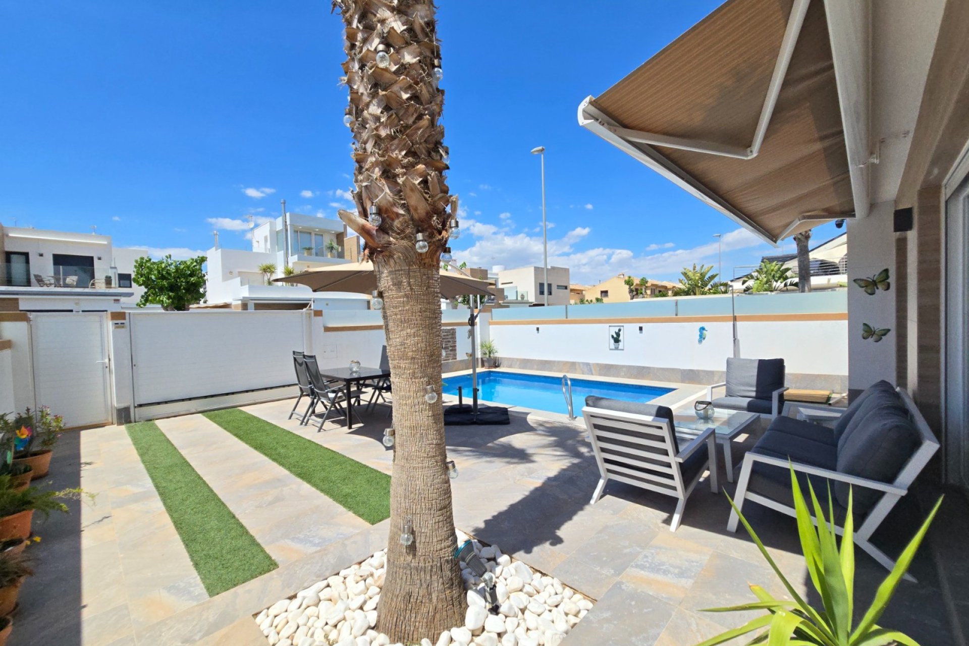 Resale - Villa -
Pilar de la Horadada - Pilar de la Horadada *
