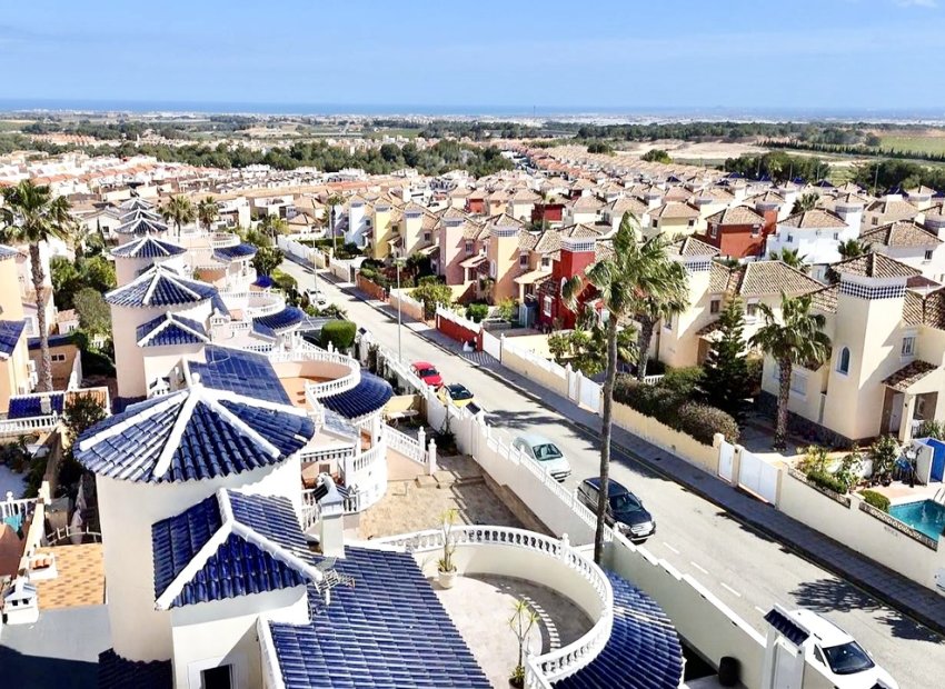 Resale - Villa -
Pinar de Campoverde