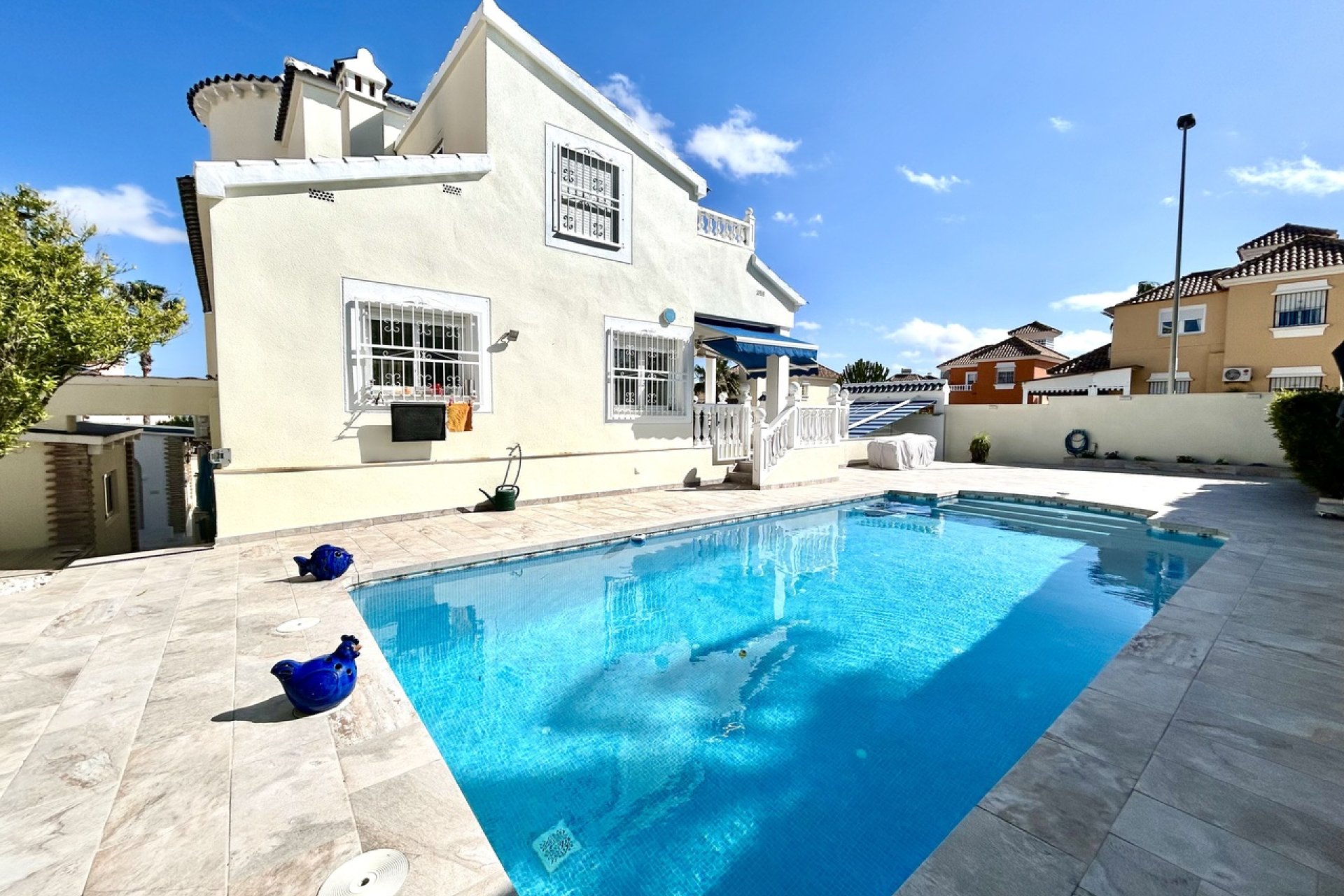 Resale - Villa -
Pinar de Campoverde