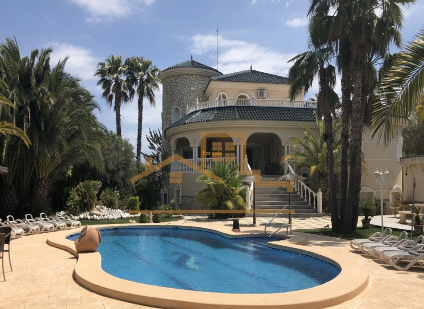 Resale - Villa -
Rojales - La Marquesa Golf