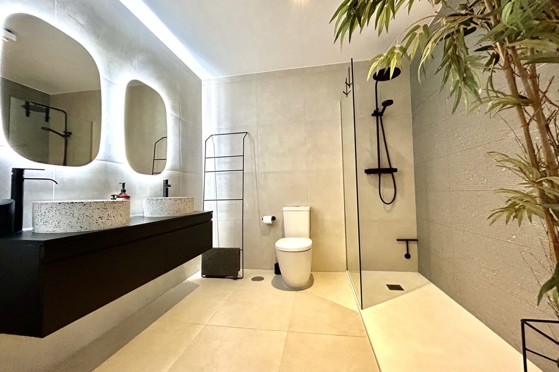 Resale - Villa -
San Miguel de Salinas - Las Filipinas