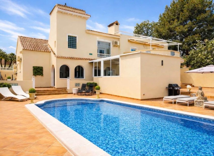 Resale - Villa -
San Miguel de Salinas