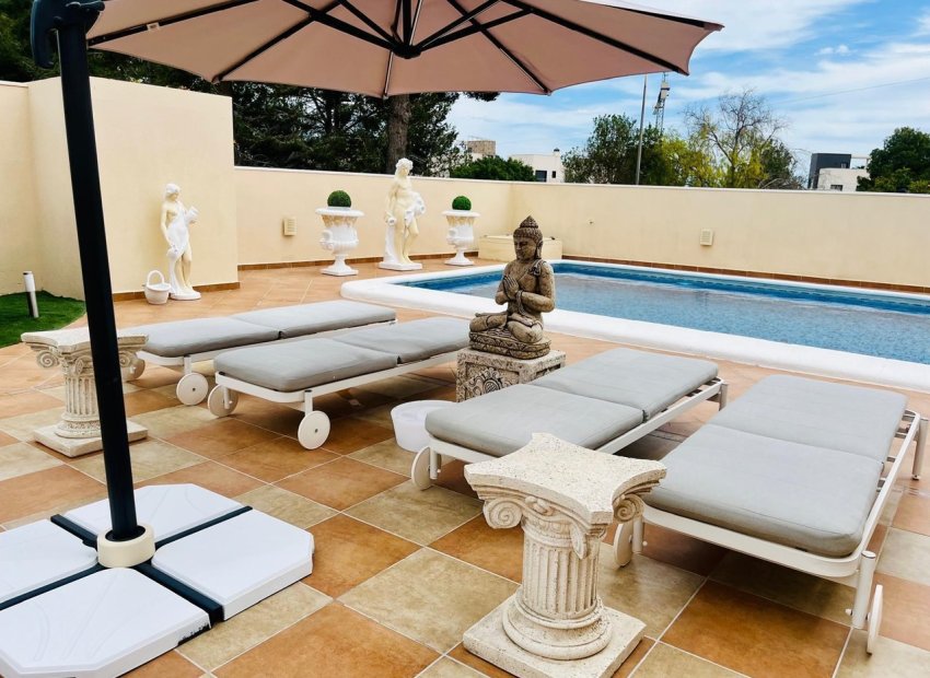 Resale - Villa -
San Miguel de Salinas