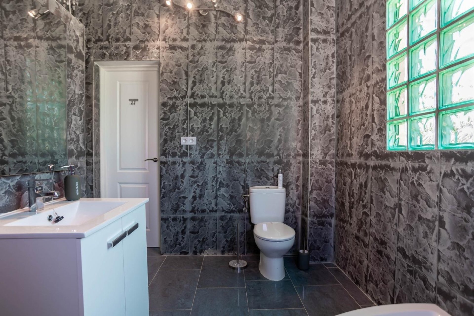 Resale - Villa -
San Miguel de Salinas
