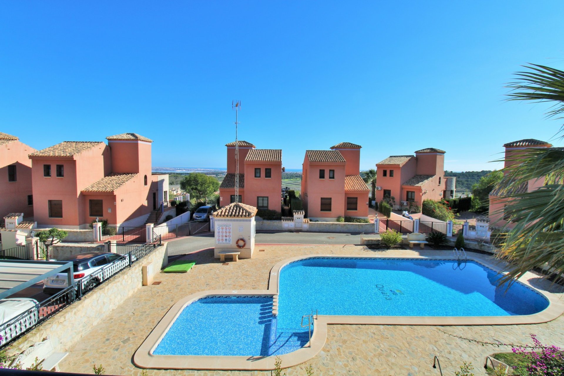 Resale - Villa -
San Miguel de Salinas