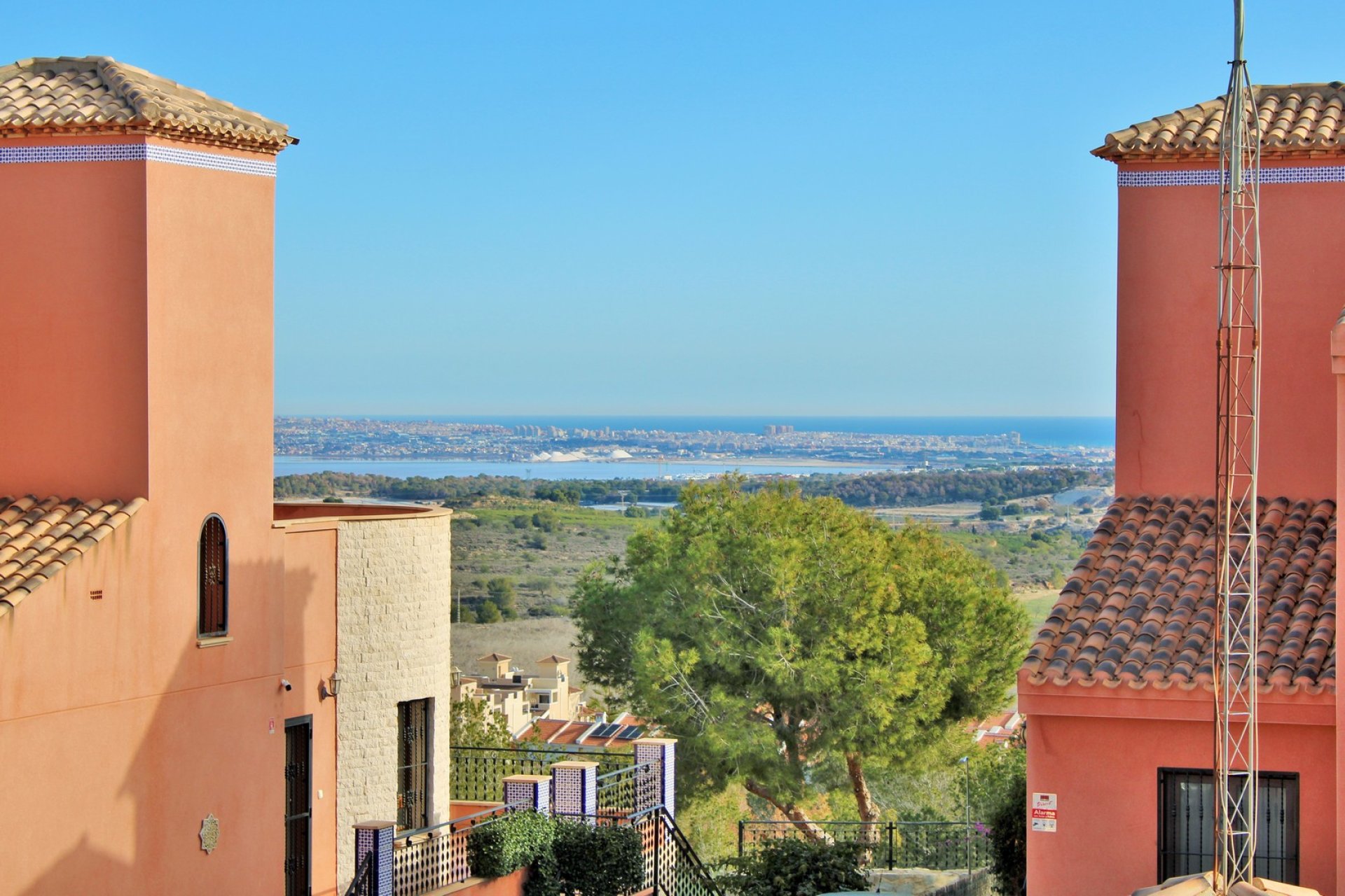 Resale - Villa -
San Miguel de Salinas