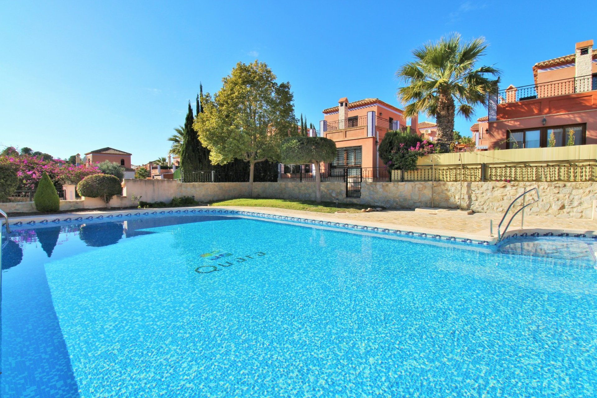 Resale - Villa -
San Miguel de Salinas