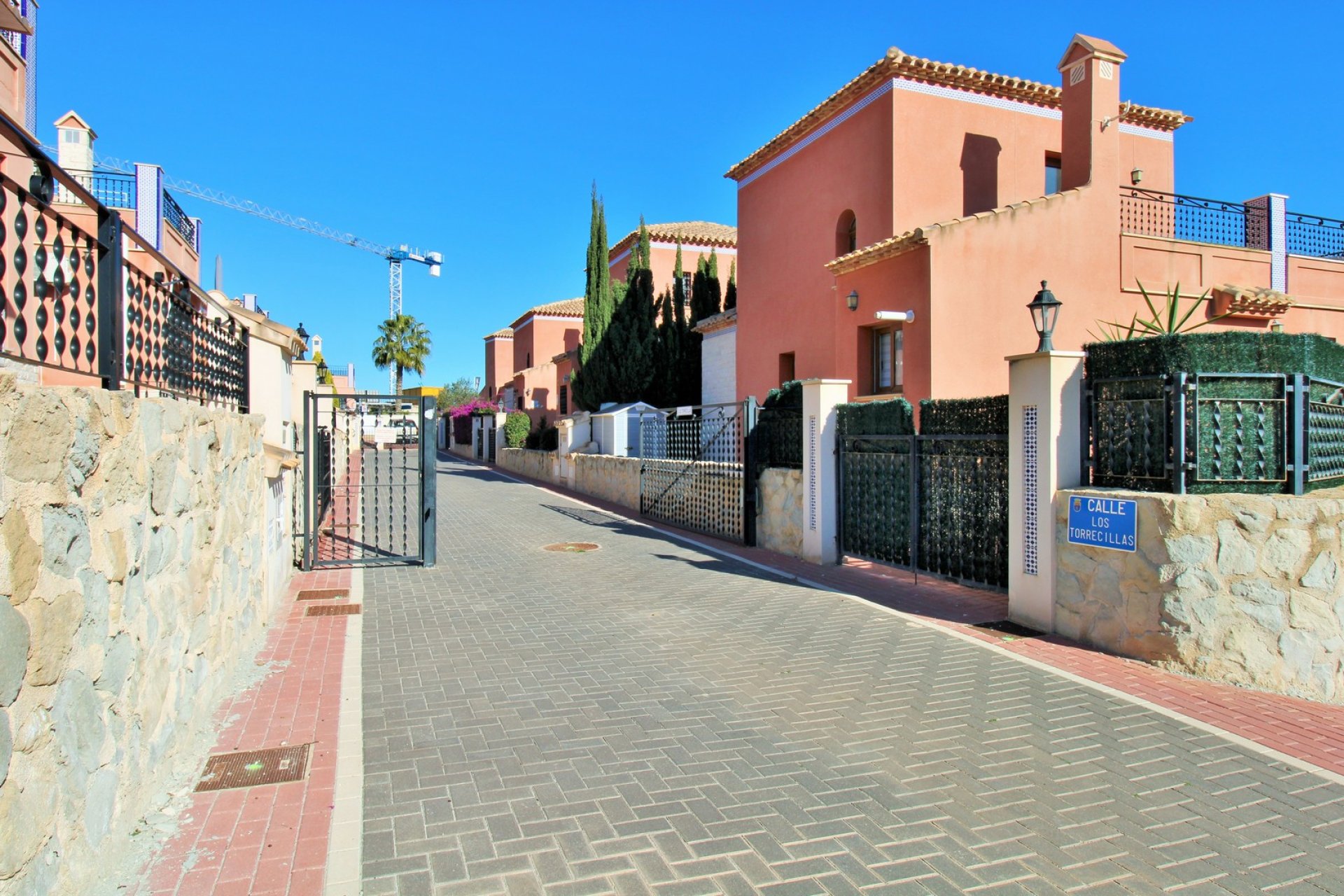 Resale - Villa -
San Miguel de Salinas